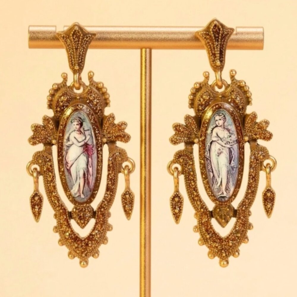 ANTIQUE STYLE IMAGE GOLD STATEMENT EARRINGS